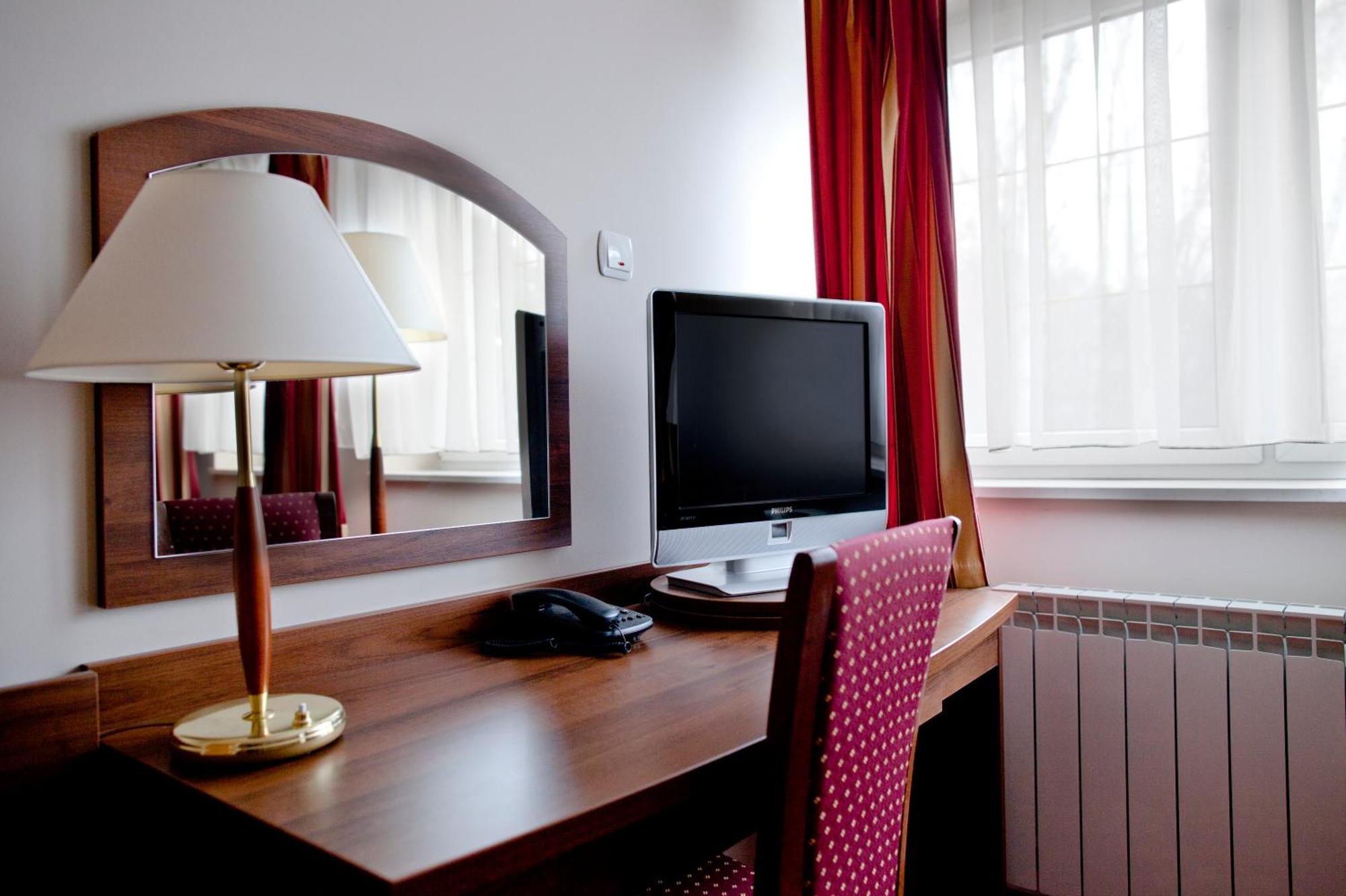 Hotel Relaks Wola Ducka エクステリア 写真
