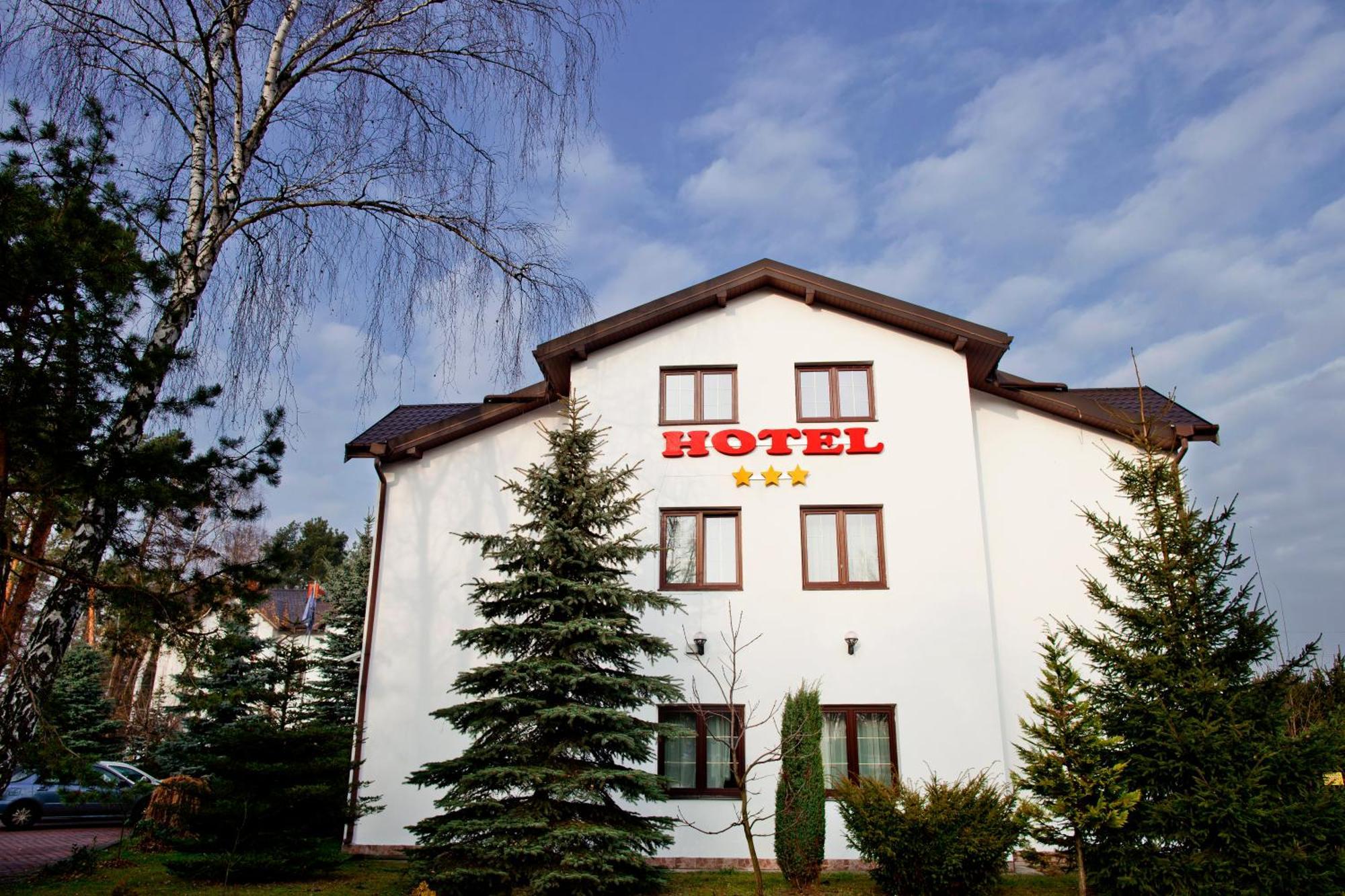 Hotel Relaks Wola Ducka エクステリア 写真