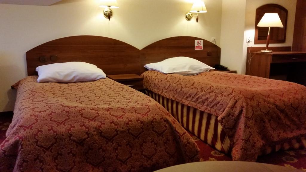 Hotel Relaks Wola Ducka エクステリア 写真