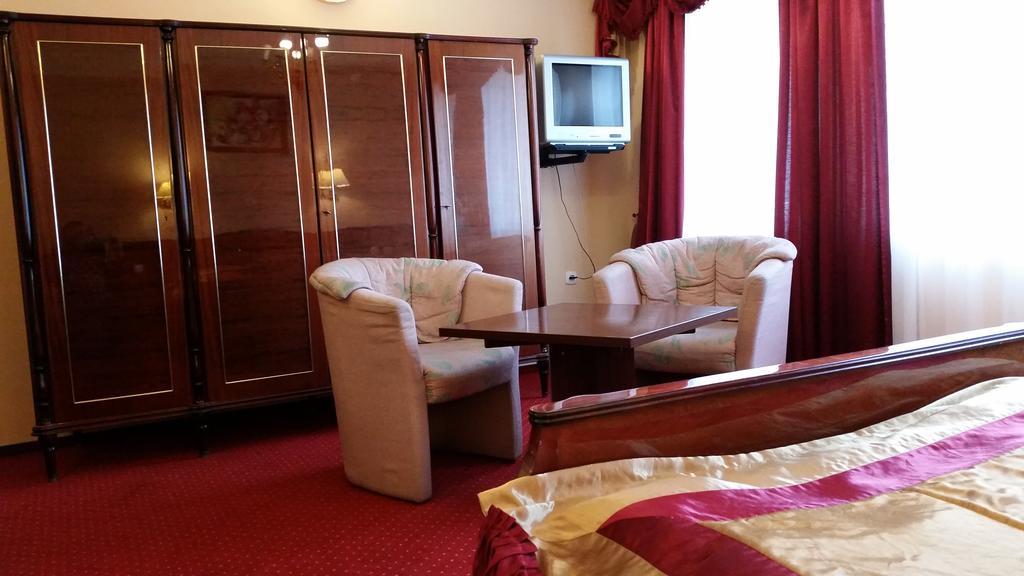 Hotel Relaks Wola Ducka エクステリア 写真