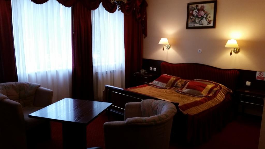 Hotel Relaks Wola Ducka エクステリア 写真